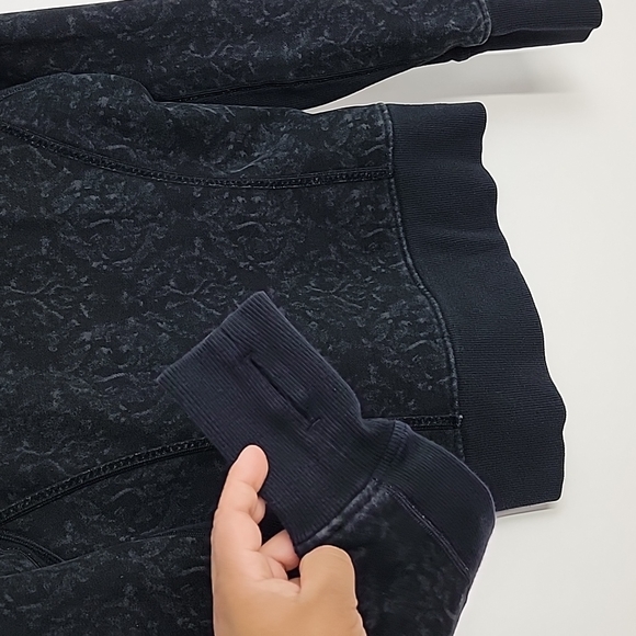 Lululemon Scuba Hiver 2013 limited edition size 6 - Picture 6 of 11